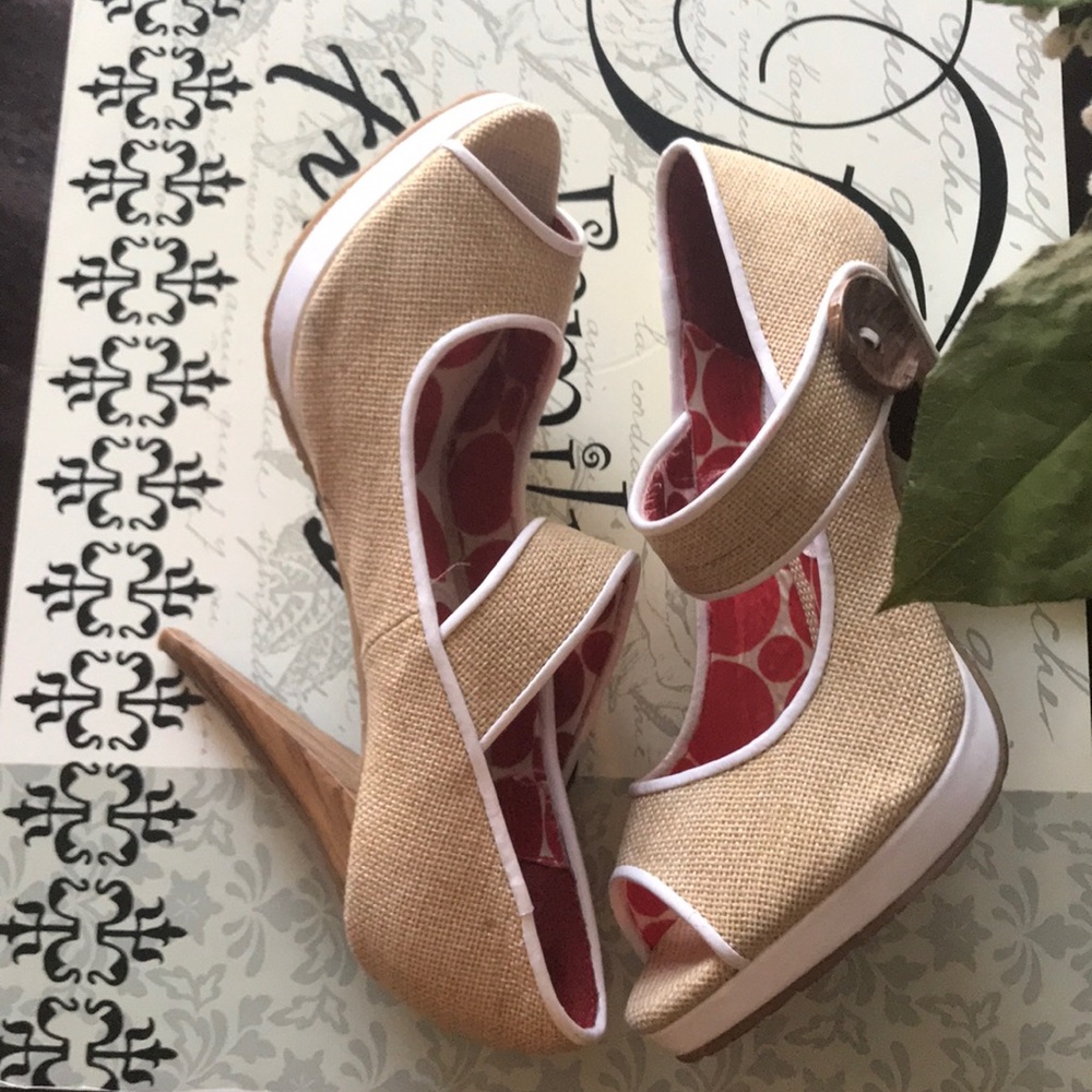 Beautiful Charles Vintage Style Heels